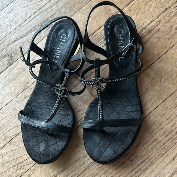 Chanel 2014 Interlocking CC Logo Gladiator Sandals - Picture 2 of 9